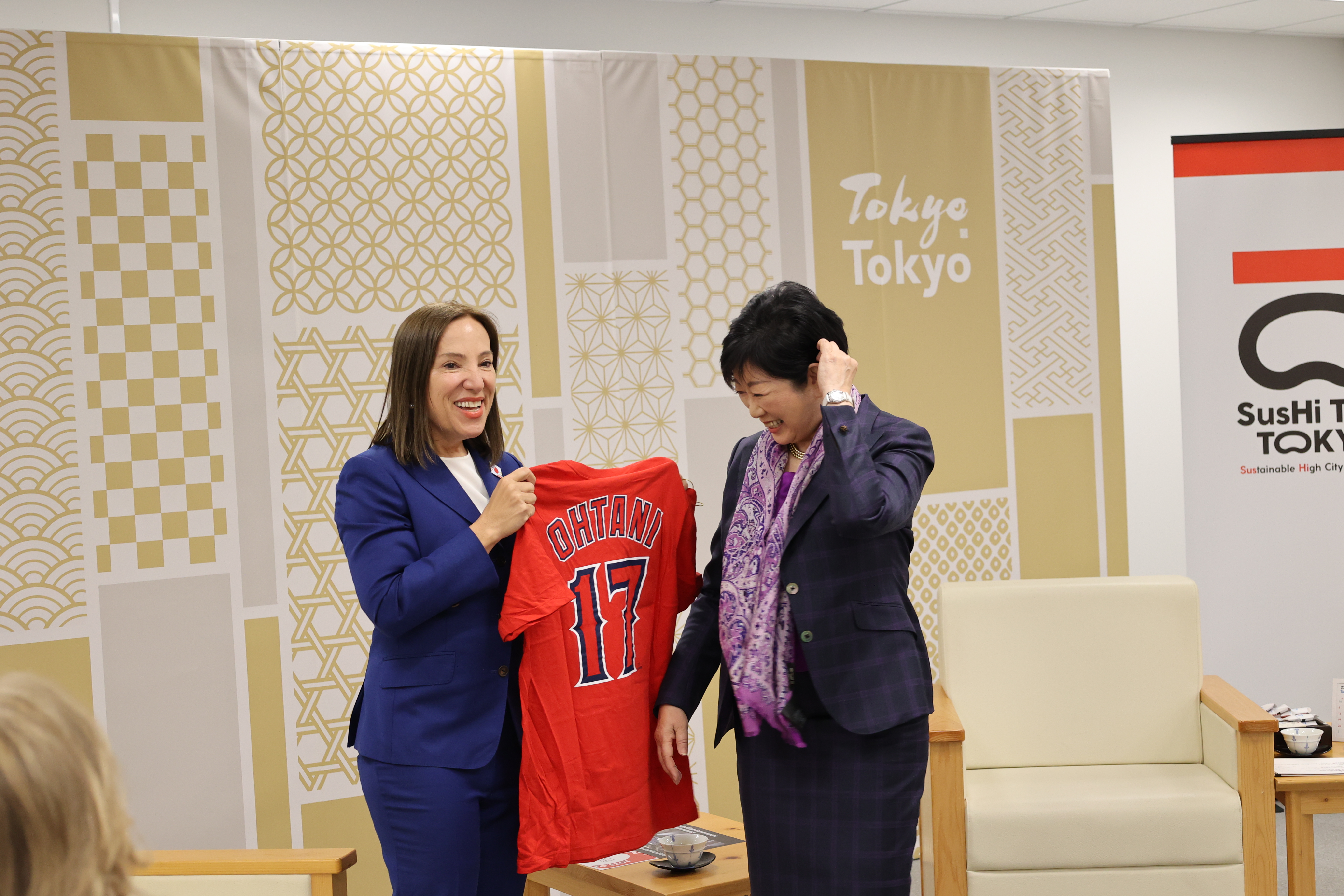 Image of Lt. Governor Kounalakis with Governor of Tokyo