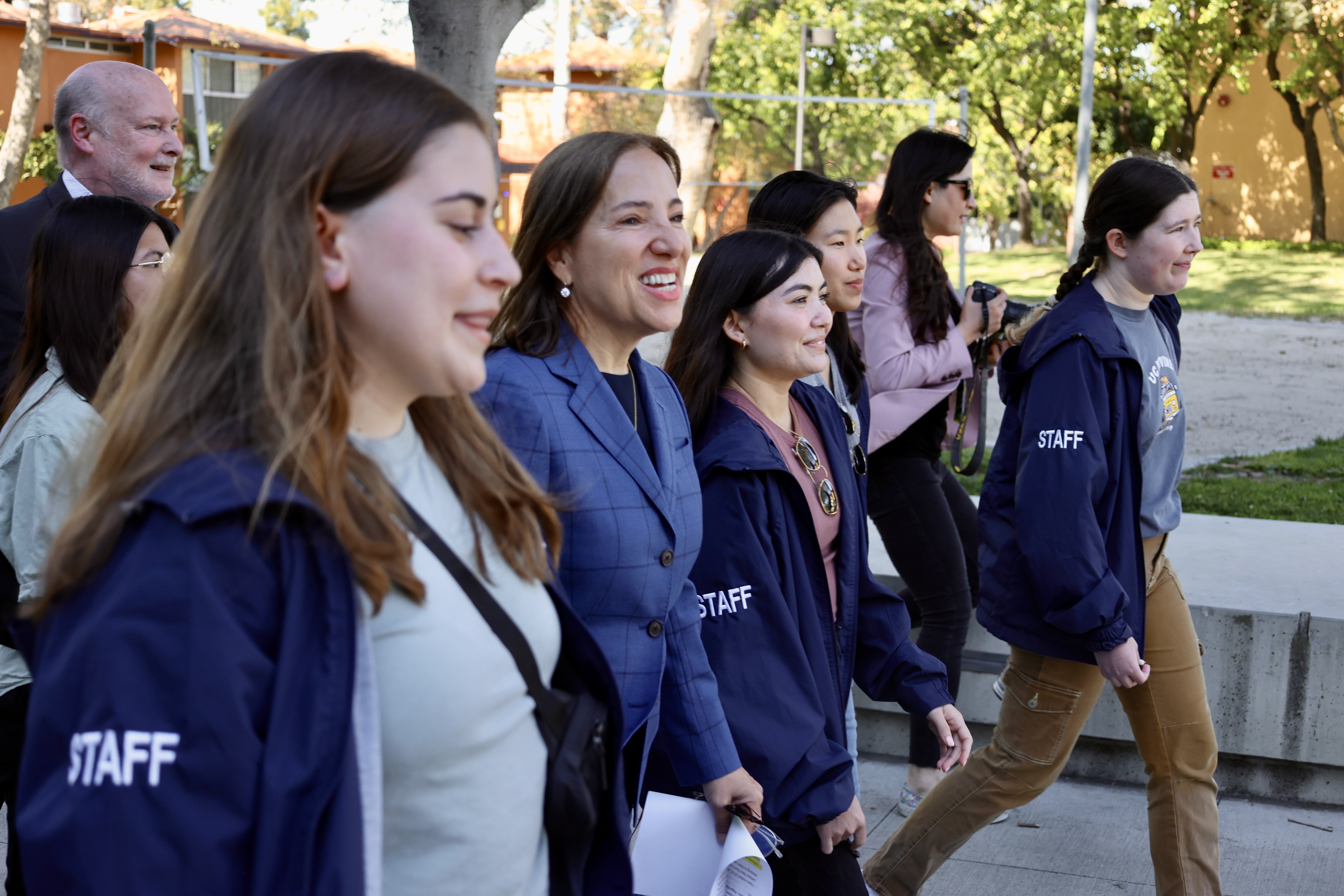 Image of Lt. Governor with students at UC Irvine