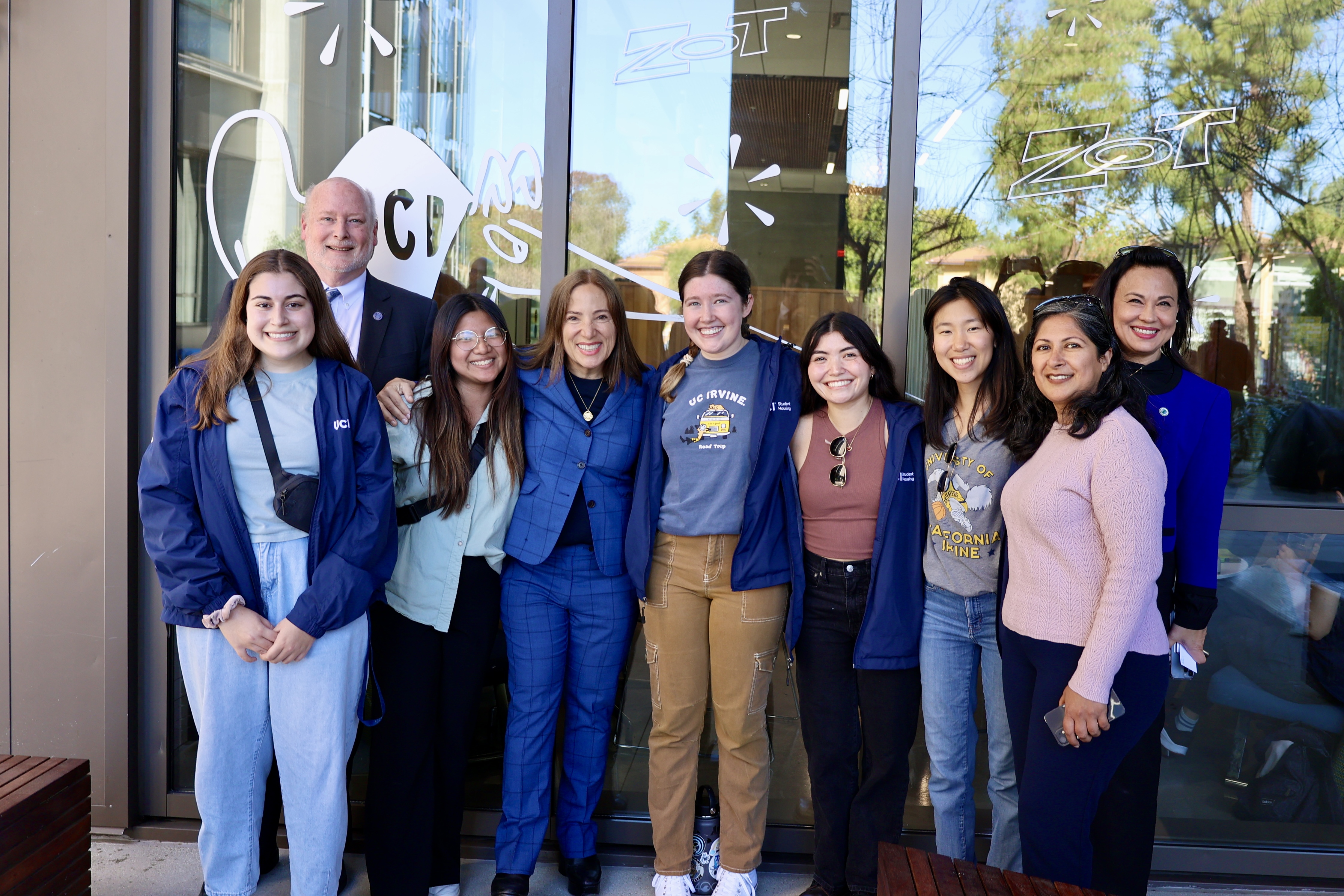 Image of Lt. Governor with students at UC Irvine