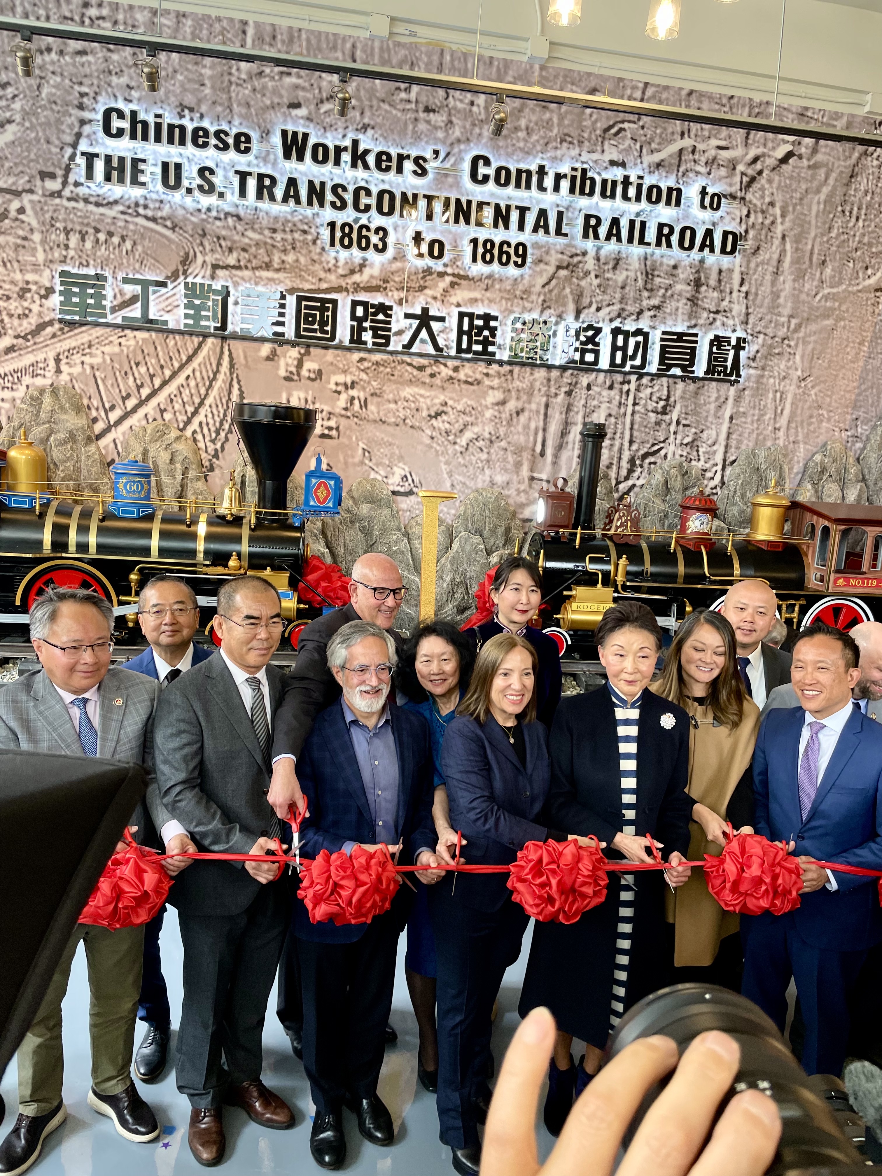 Image of Lt. Governor at Chinese Railroad Workers History Center's ribbon cutting