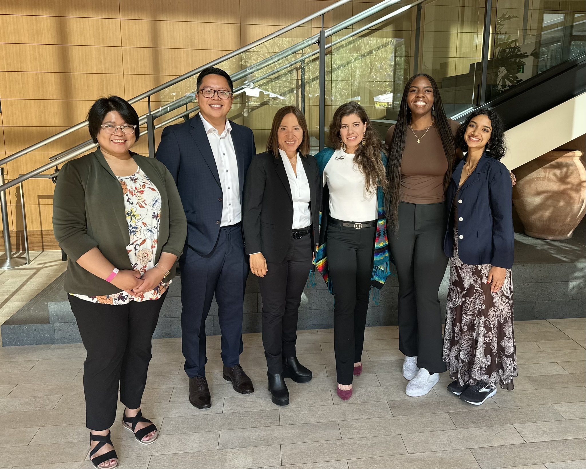 Image of Lt. Governor Kounalakis with UC Students