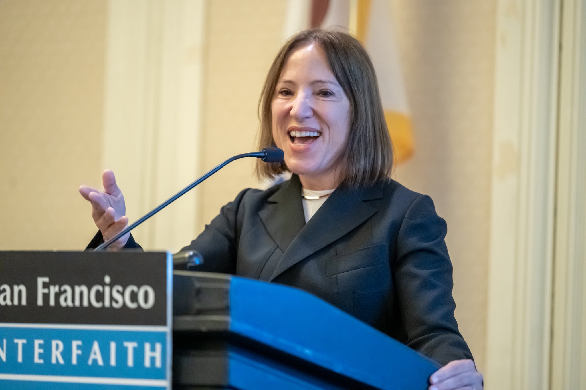 Image of Lt. Governor Kounalakis giving remarks behind a podium