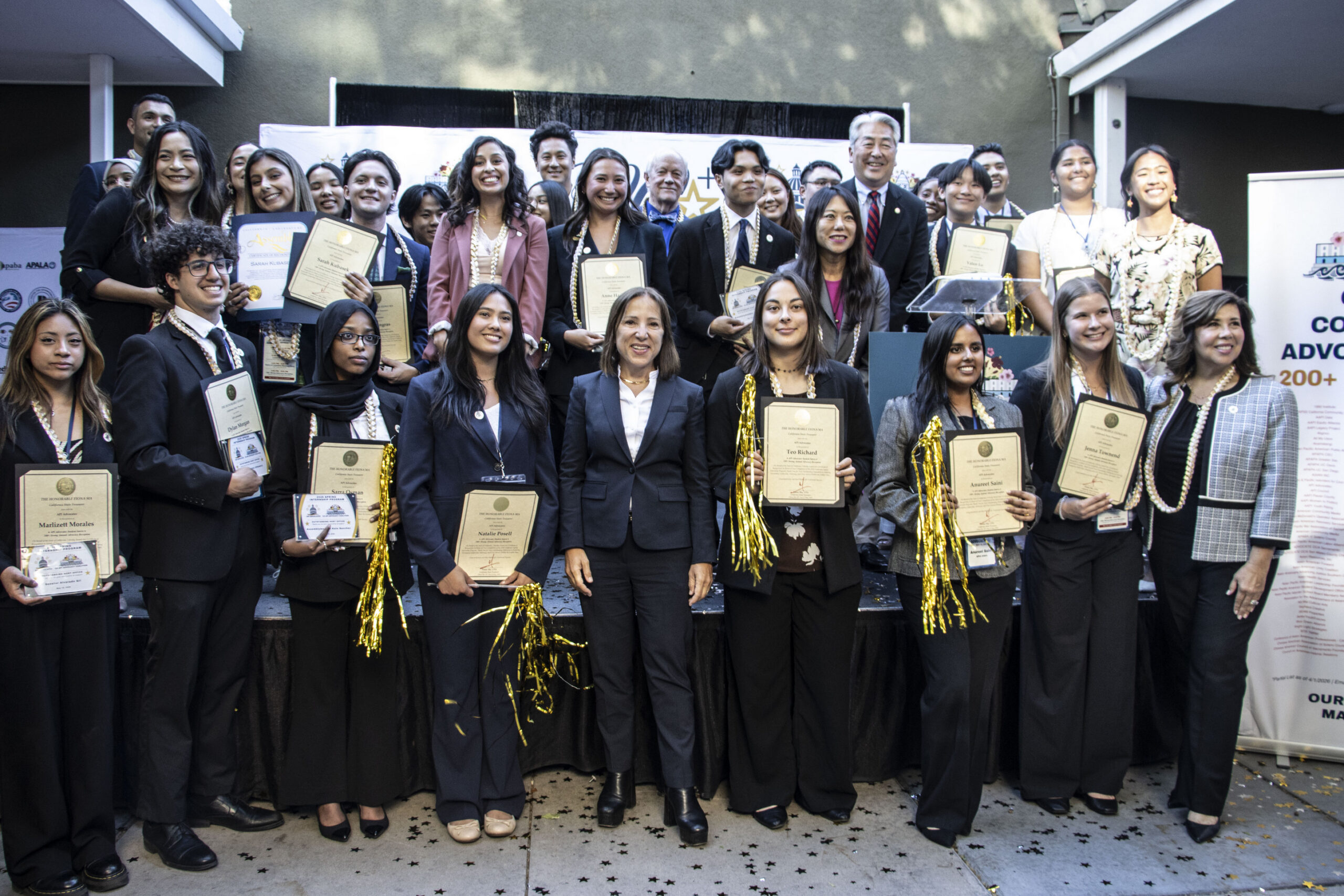 Image of Lt. Gov. Kounalakis and interns at the CA API Advocacy Event